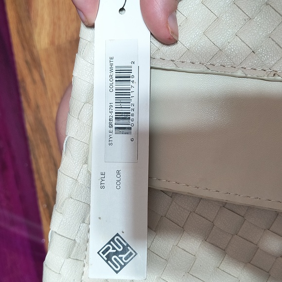 NWT Sondra Roberts Squared bag, cream color - Picture 7 of 16